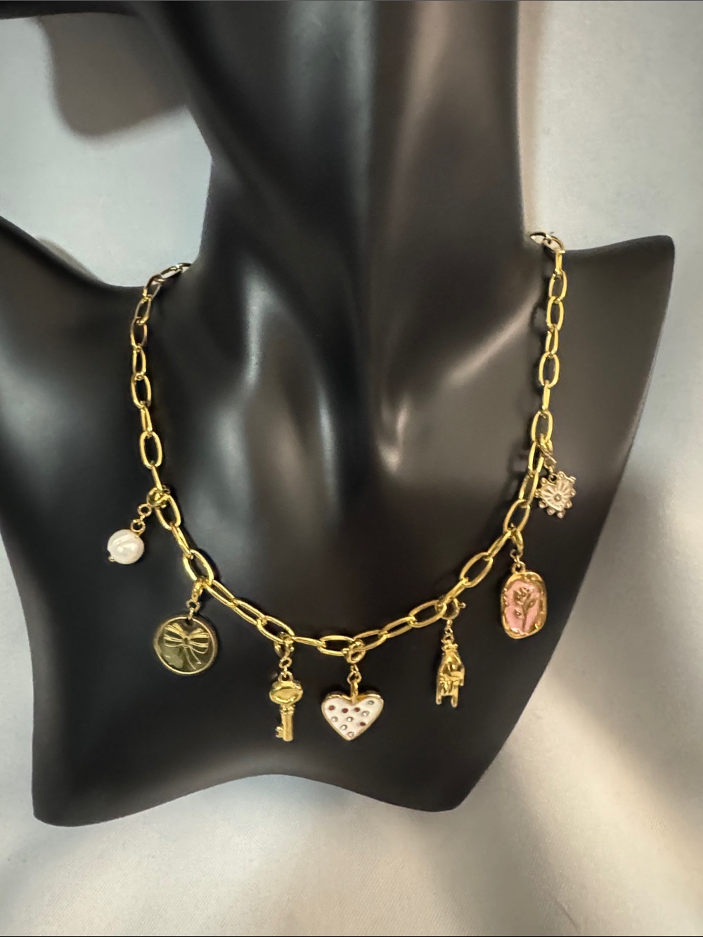 Finesse Gold Link Necklace with Remove-able Charms, Heart, Pearl, Key & Hand NEW